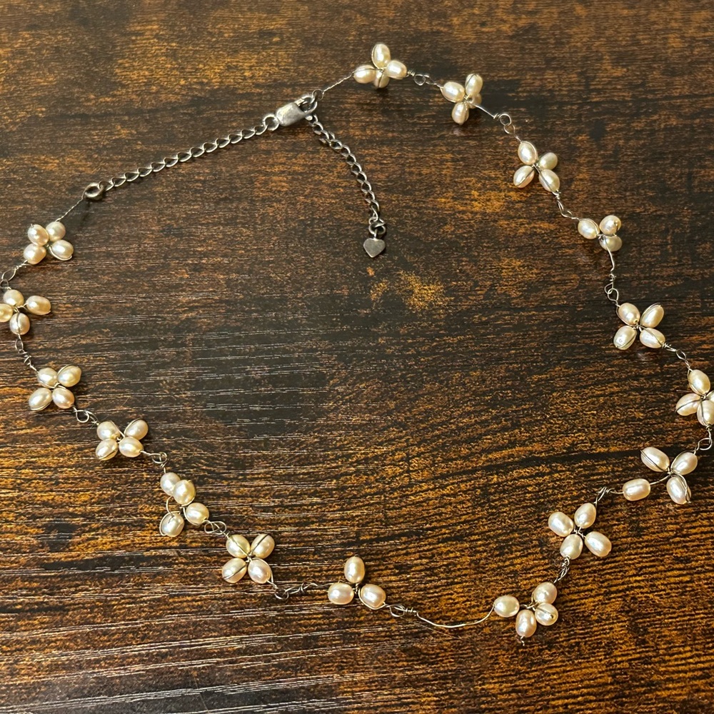 Elegant Pearl Flower Necklace